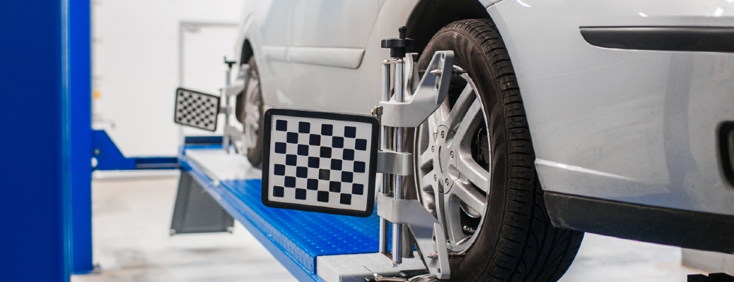 aligning car tires