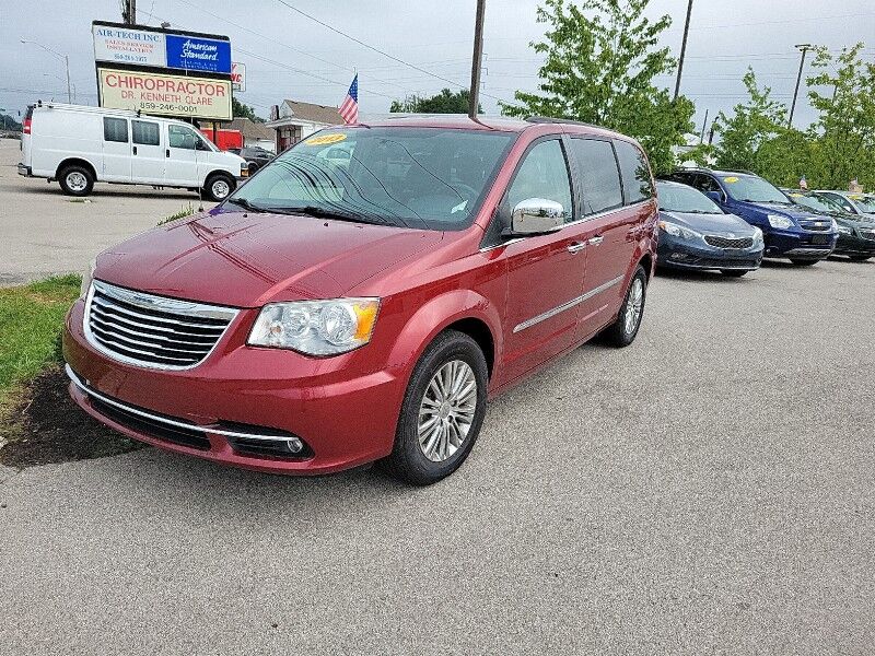 2013 Chrysler Town & Country Touring-L